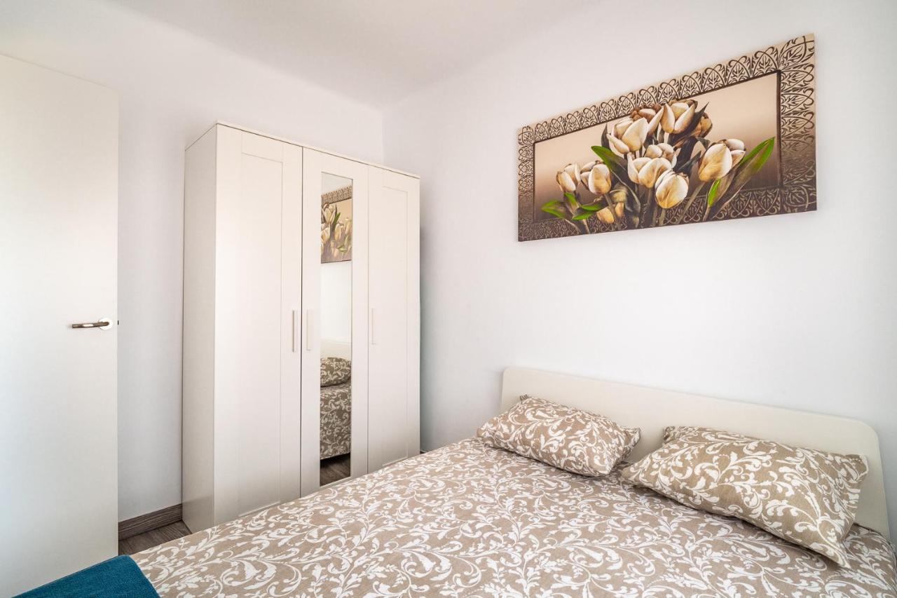Lovely Apartment Barca 2 Sant Adria de Besos Buitenkant foto