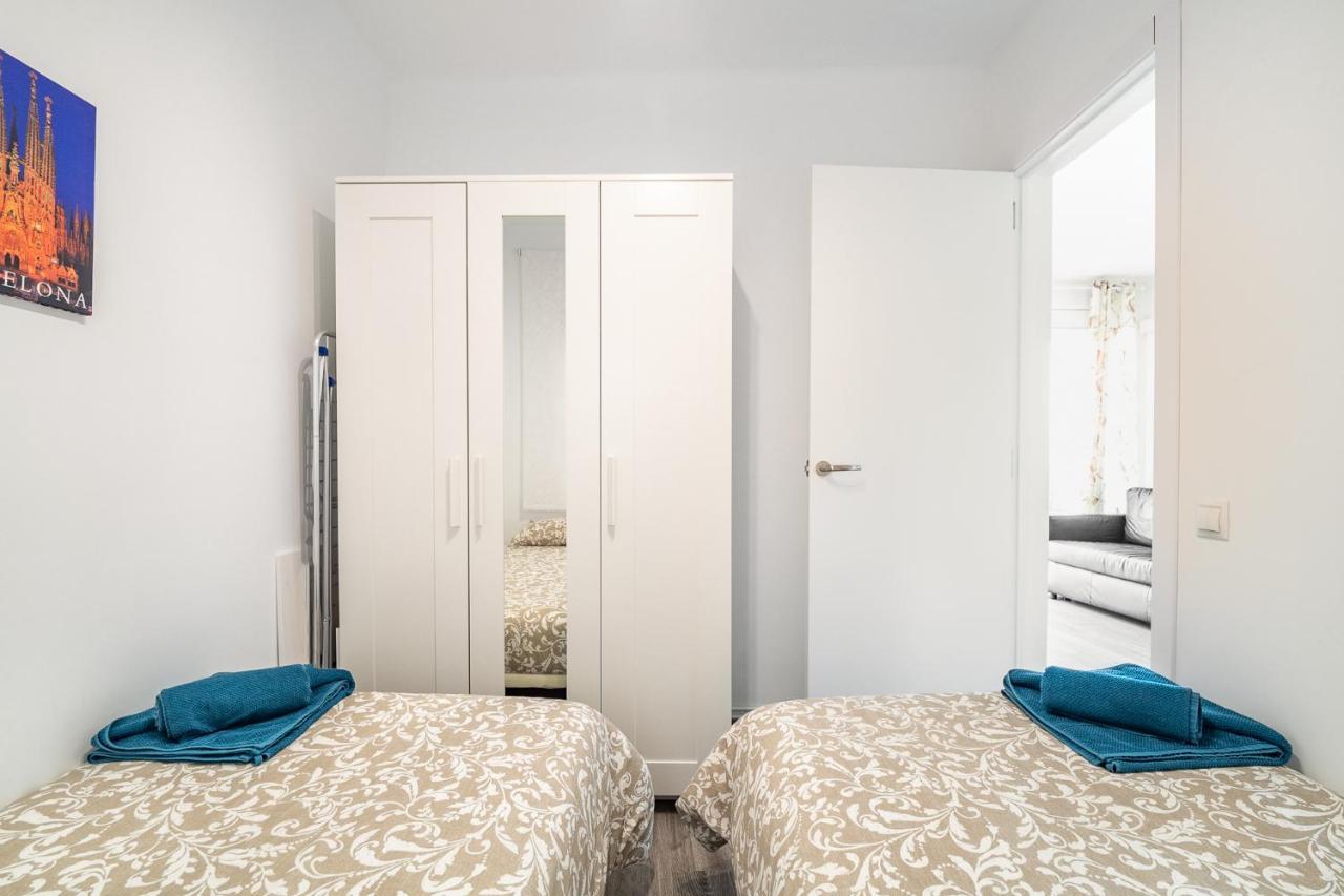 Lovely Apartment Barca 2 Sant Adria de Besos Buitenkant foto